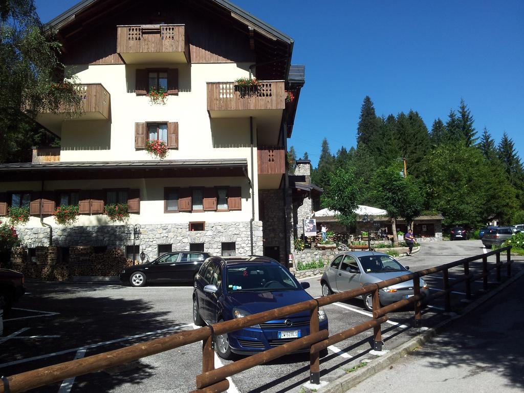 Albergo Nuoitas Forni di Sopra Exterior photo