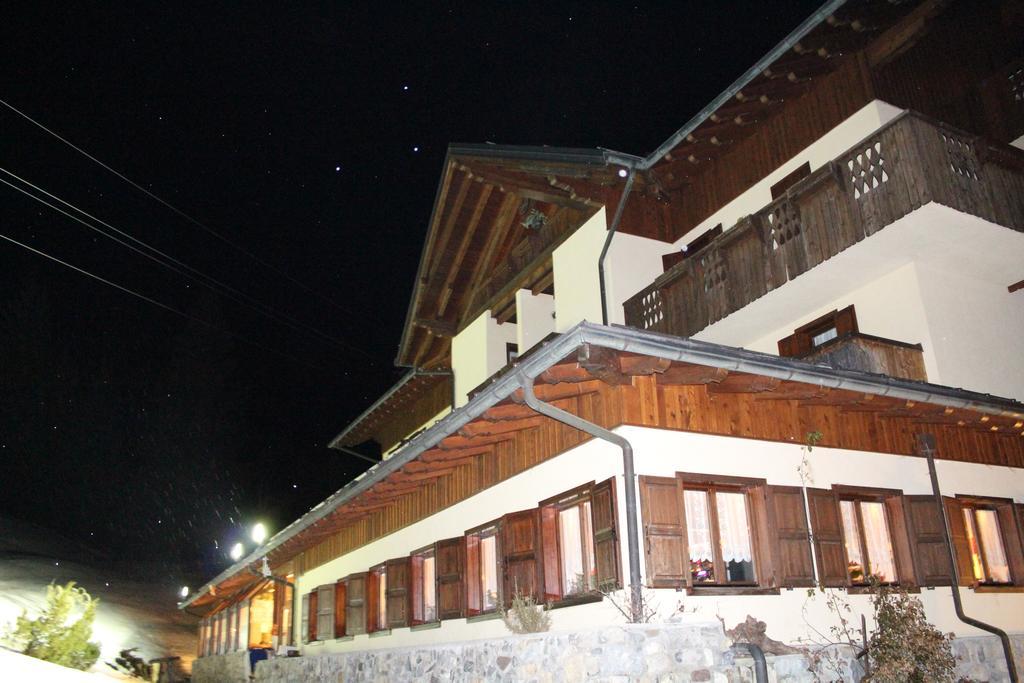 Albergo Nuoitas Forni di Sopra Exterior photo